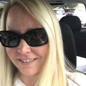 Meet your Posher, Angela